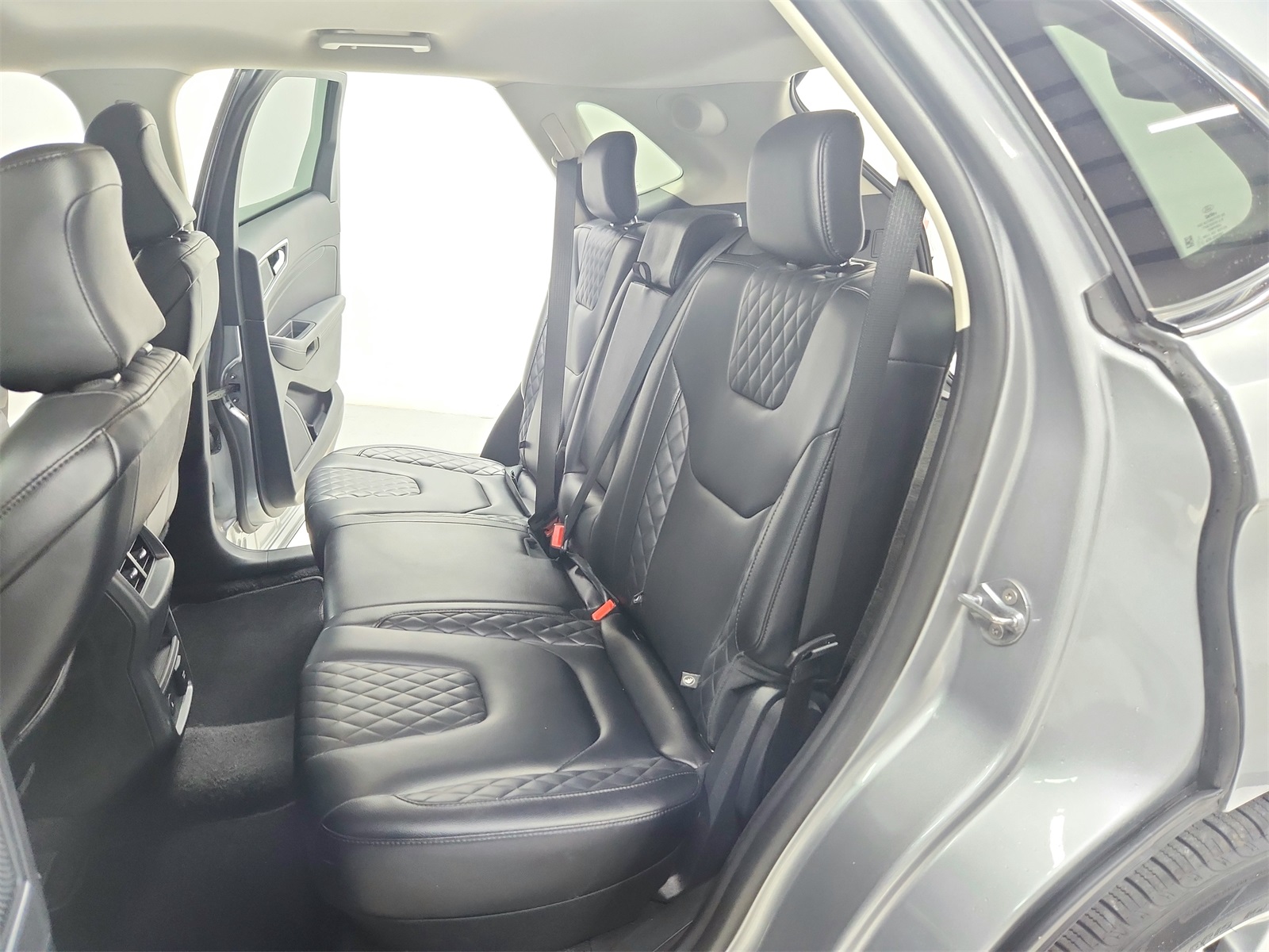 2024 Ford Edge Titanium photo 36