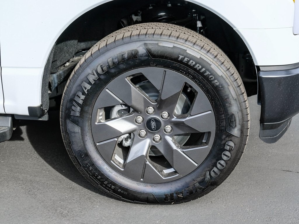 2024 Ford F-150 Lightning photo 10
