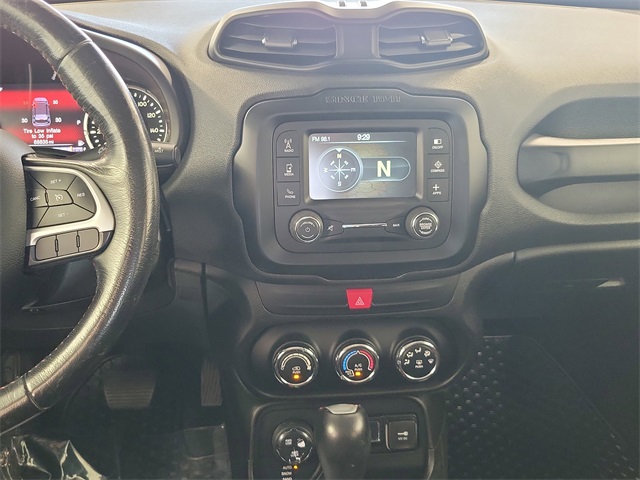 2017 Jeep Renegade Trailhawk photo 25