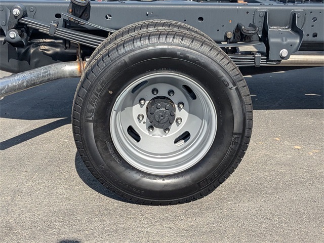 2026 Ford F-350 photo 13