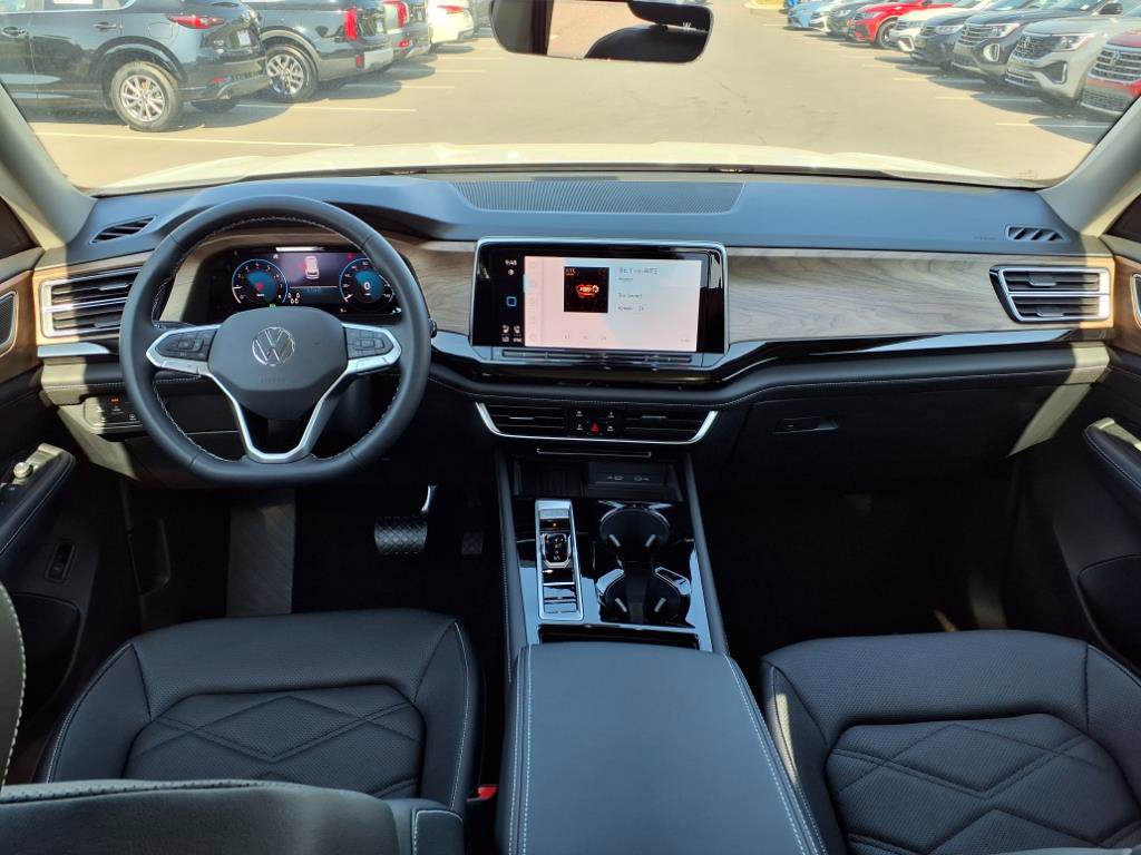 2025 Volkswagen Atlas SE Technology photo 25