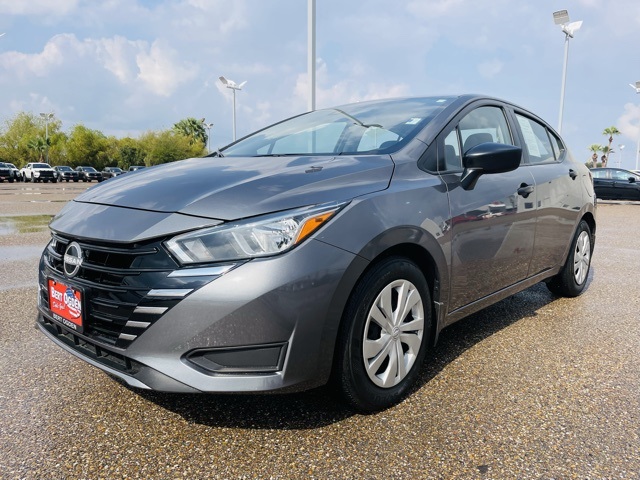 2024 Nissan Versa 1.6 S photo 3