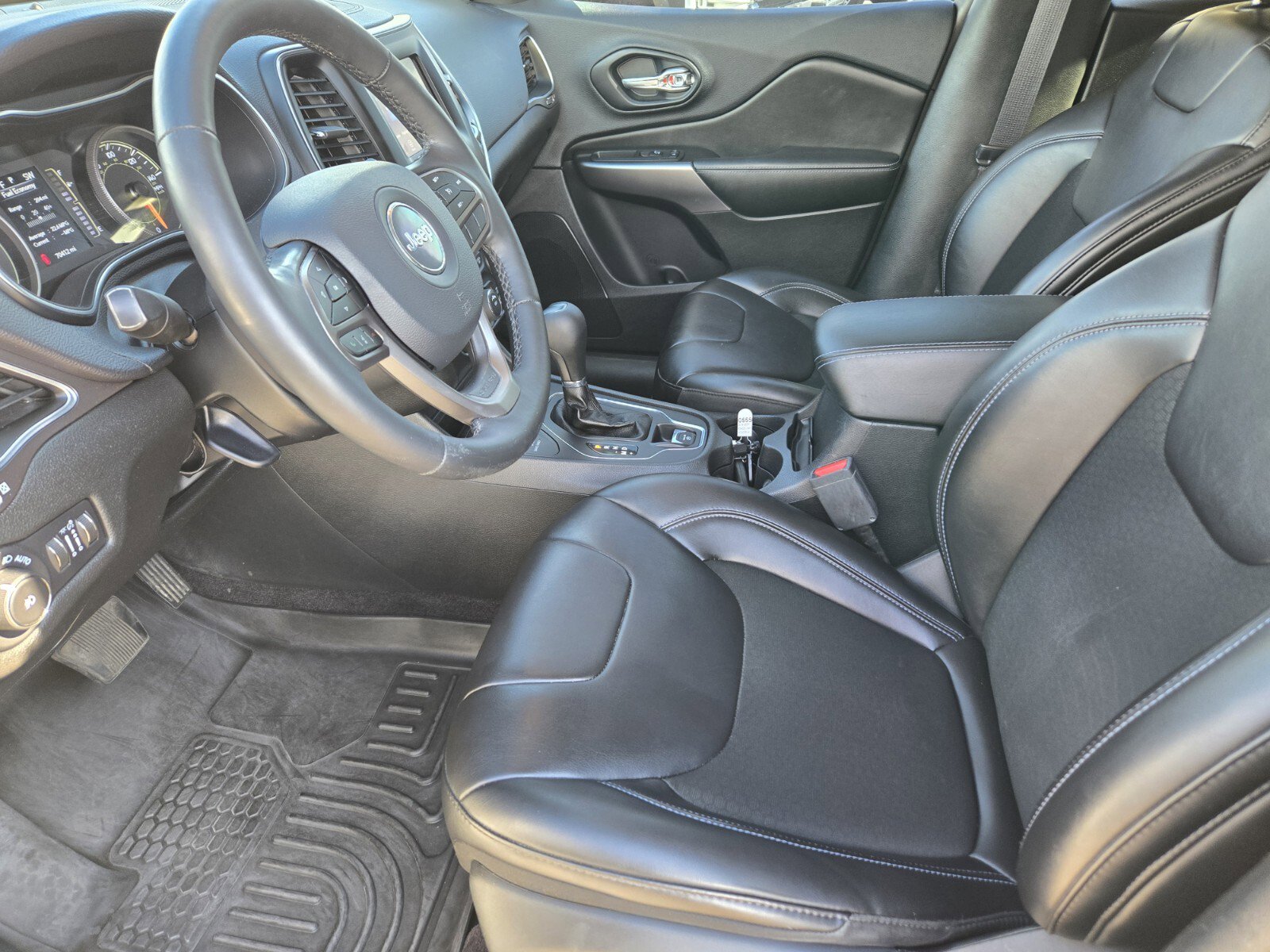 2019 Jeep Cherokee Latitude photo 17