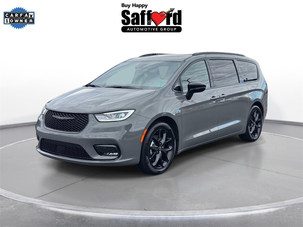 2025 Chrysler Pacifica Limited's photo