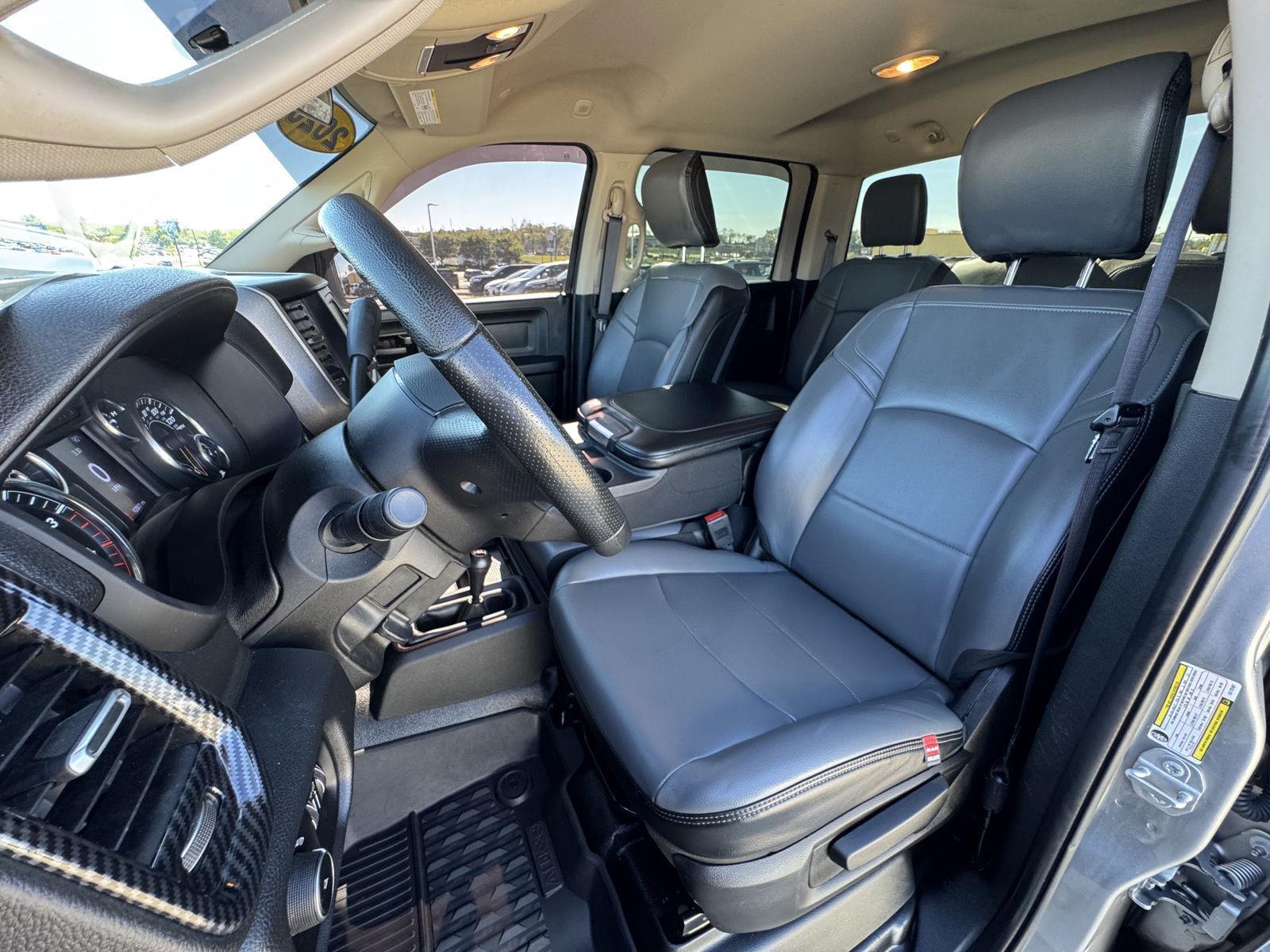 2020 Ram 2500 Tradesman photo 2