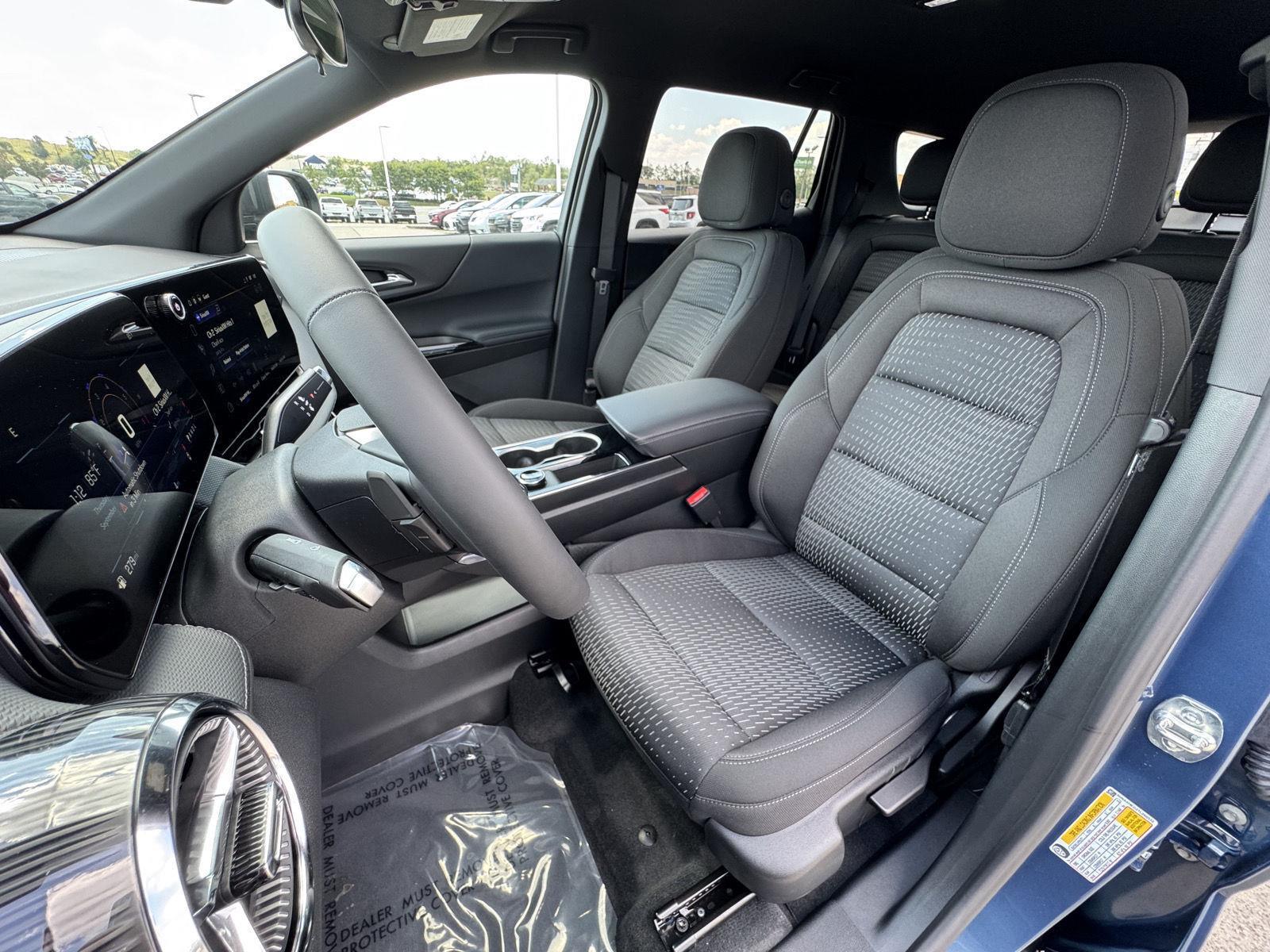 2026 Chevrolet Equinox LT photo 2