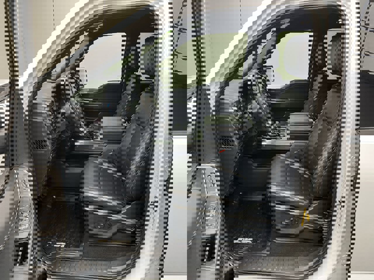 2023 Ford F-150 XL photo 3