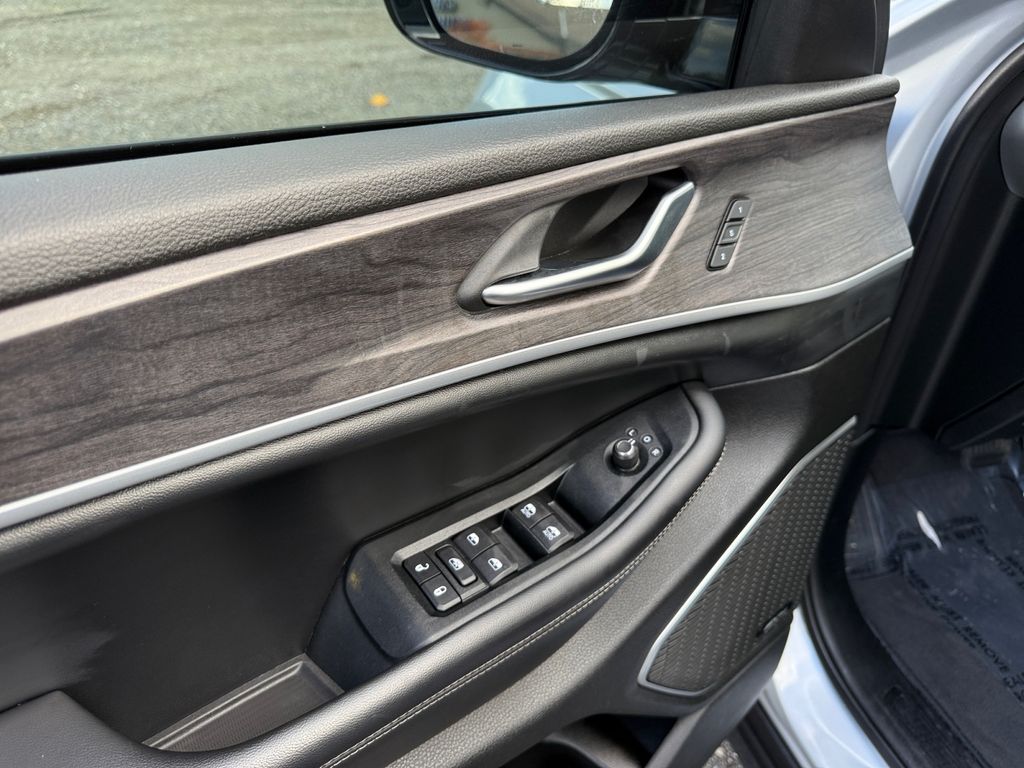 2023 Jeep Cherokee Base photo 11