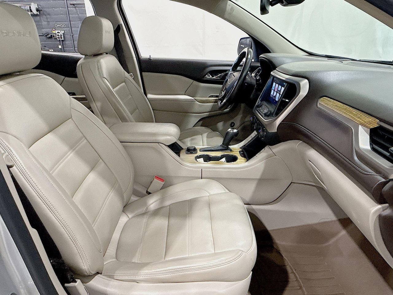 2017 Gmc Acadia Denali photo 23