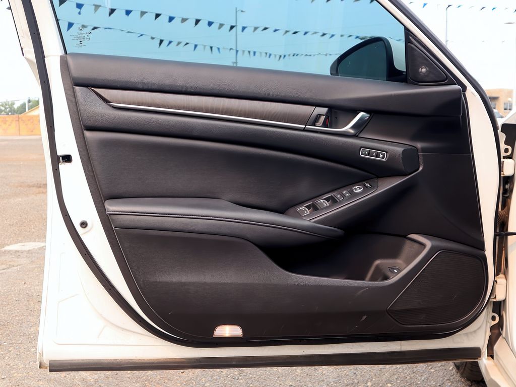 2020 Honda Accord Touring photo 10