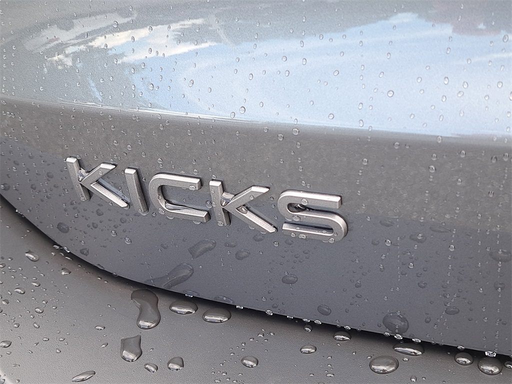 2026 Nissan Kicks SV photo 9