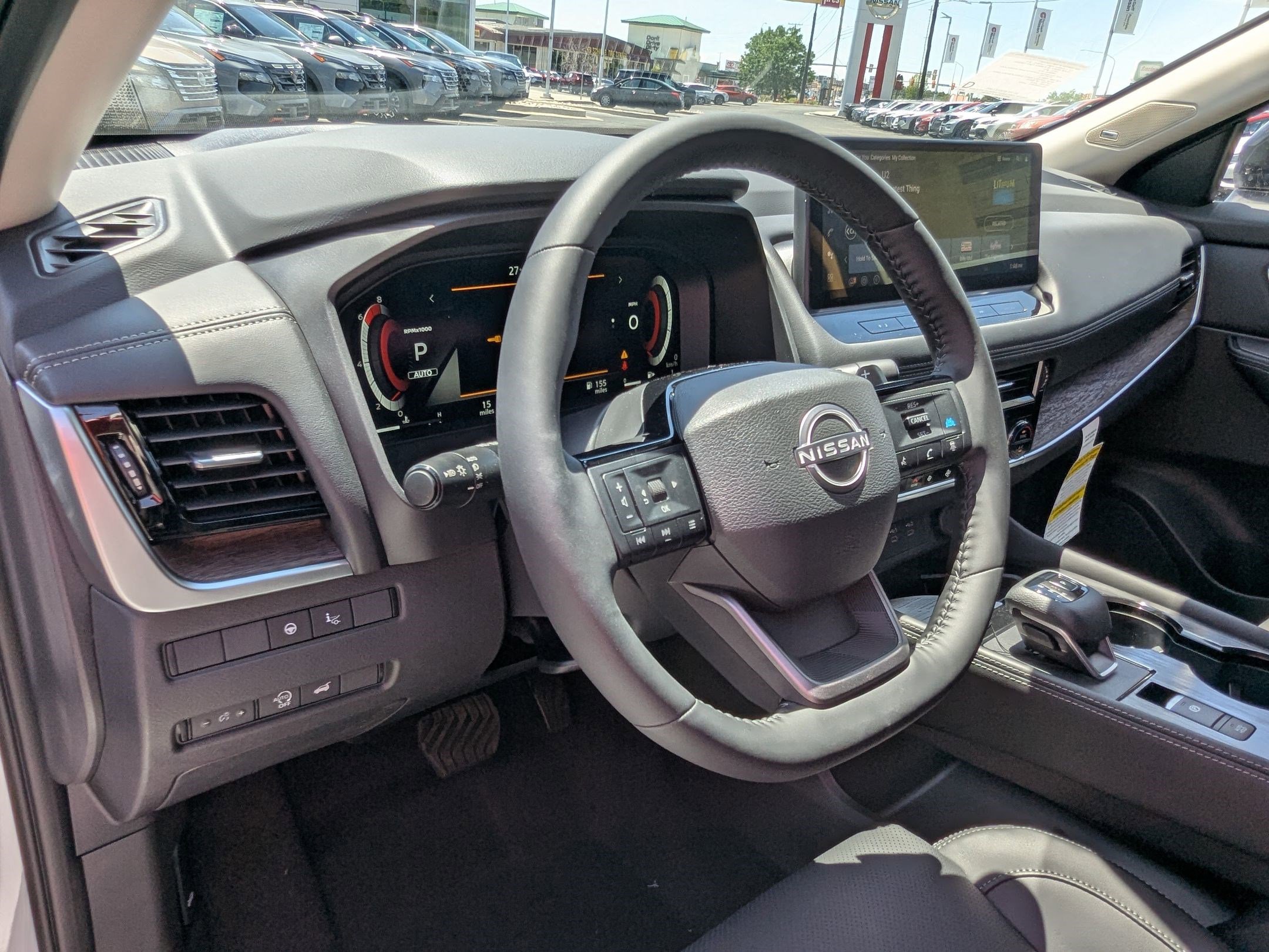 2025 Nissan Rogue Platinum photo 7