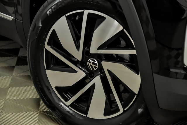 2025 Volkswagen Atlas SE Technology photo 3