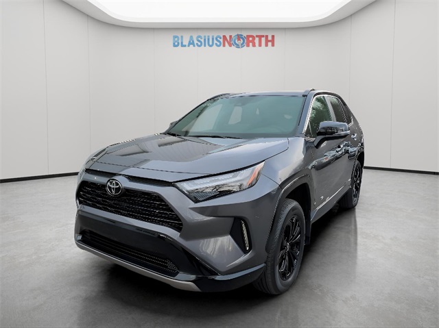 2025 Toyota RAV4 XSE's photo
