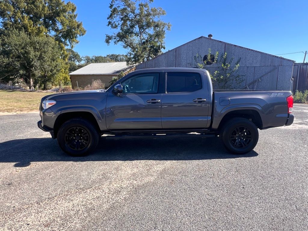 2021 Toyota Tacoma SR5 photo 4
