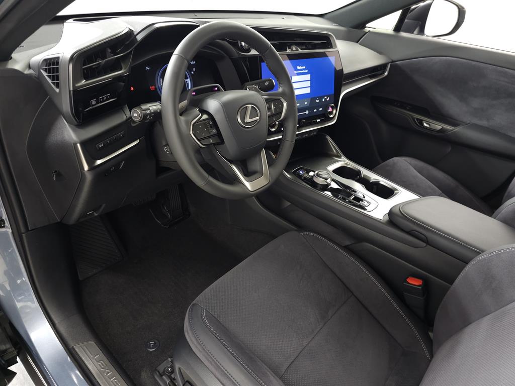 2023 Lexus RZ 450e photo 17