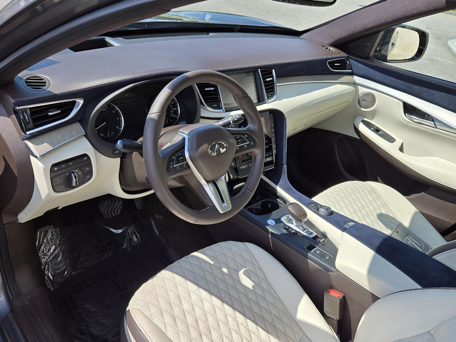 2019 Infiniti QX50 Essential photo 4