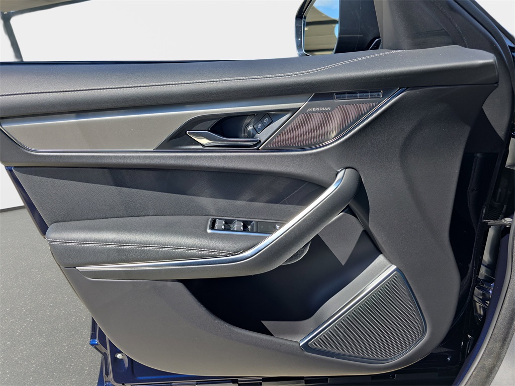 2025 Jaguar F-PACE P250 R-Dynamic S photo 24