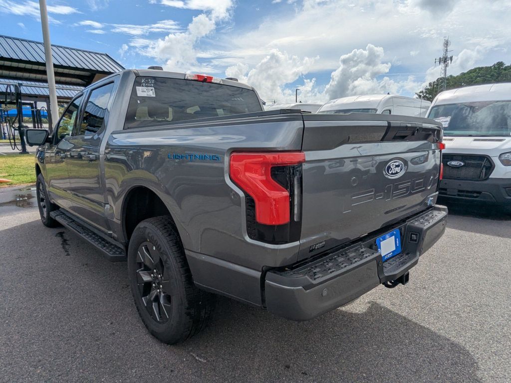 2025 Ford F-150 Lightning photo 5