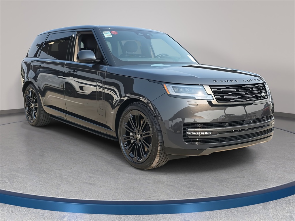 2025 Land Rover Range Rover SE photo 3