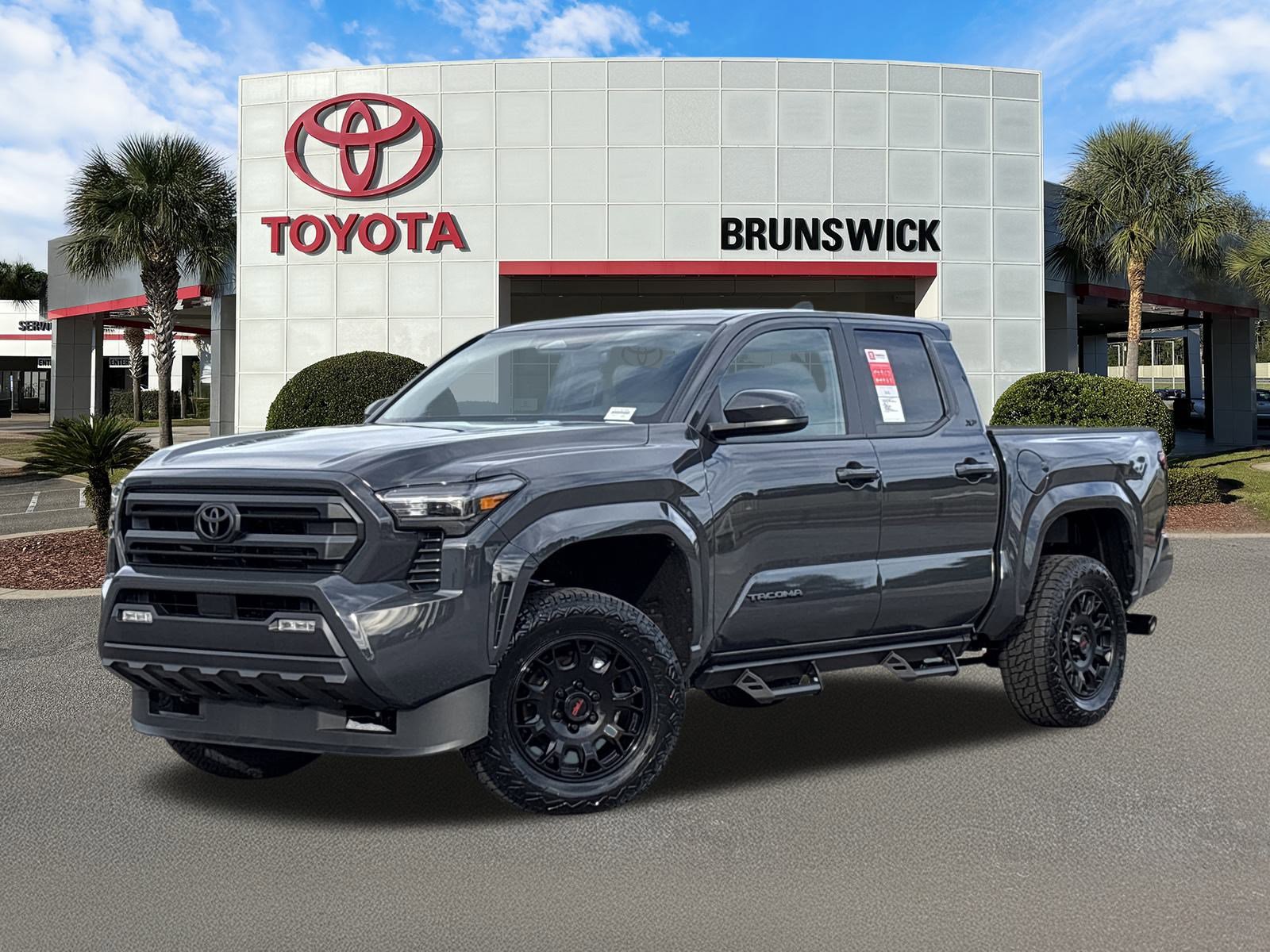 2025 Toyota Tacoma SR5's photo