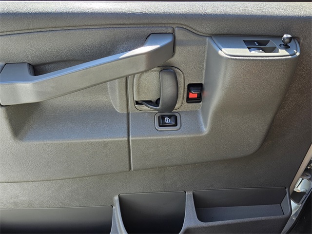 2020 Chevrolet Express 2500 LT Passenger photo 27
