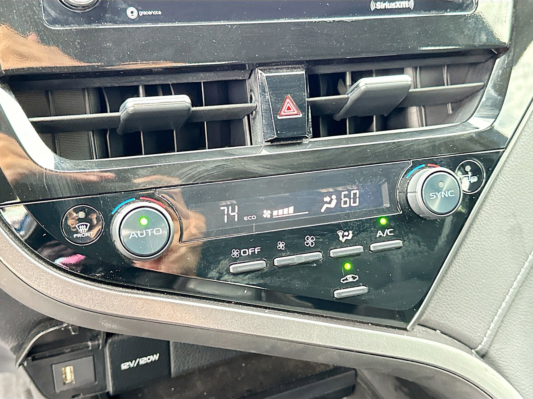 2024 Toyota Camry SE photo 14