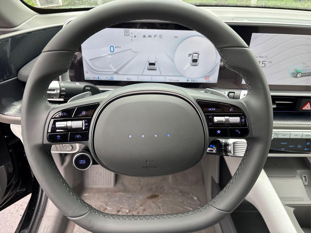 2025 Hyundai Ioniq SEL photo 13