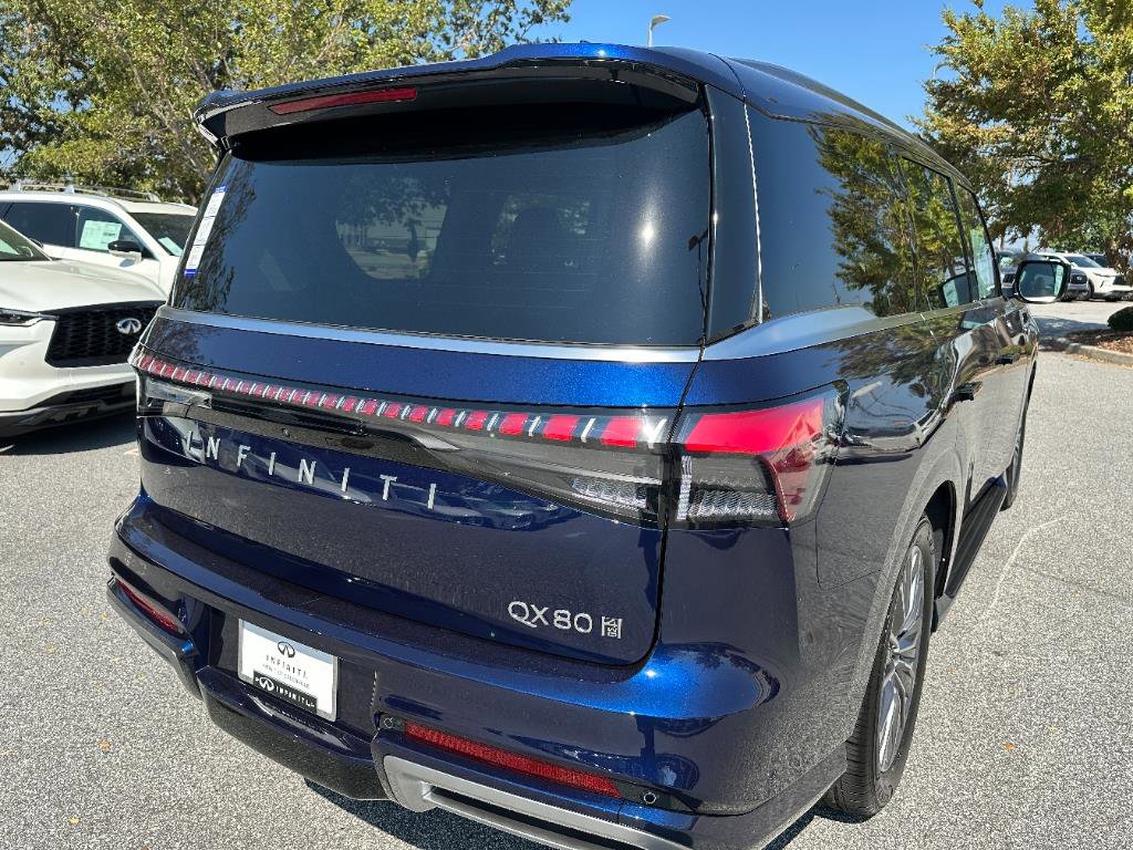 2025 Infiniti QX80 Luxe photo 3