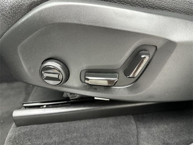 2025 Volvo XC90 AWD Plus photo 4