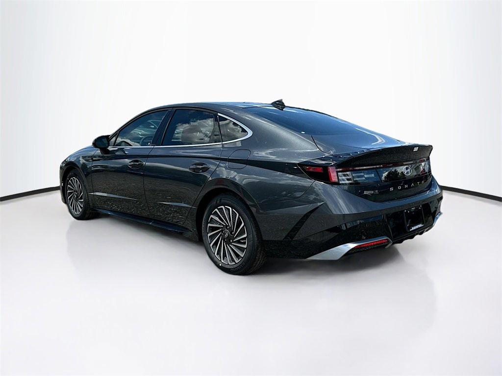 2025 Hyundai Sonata Hybrid SEL photo 4