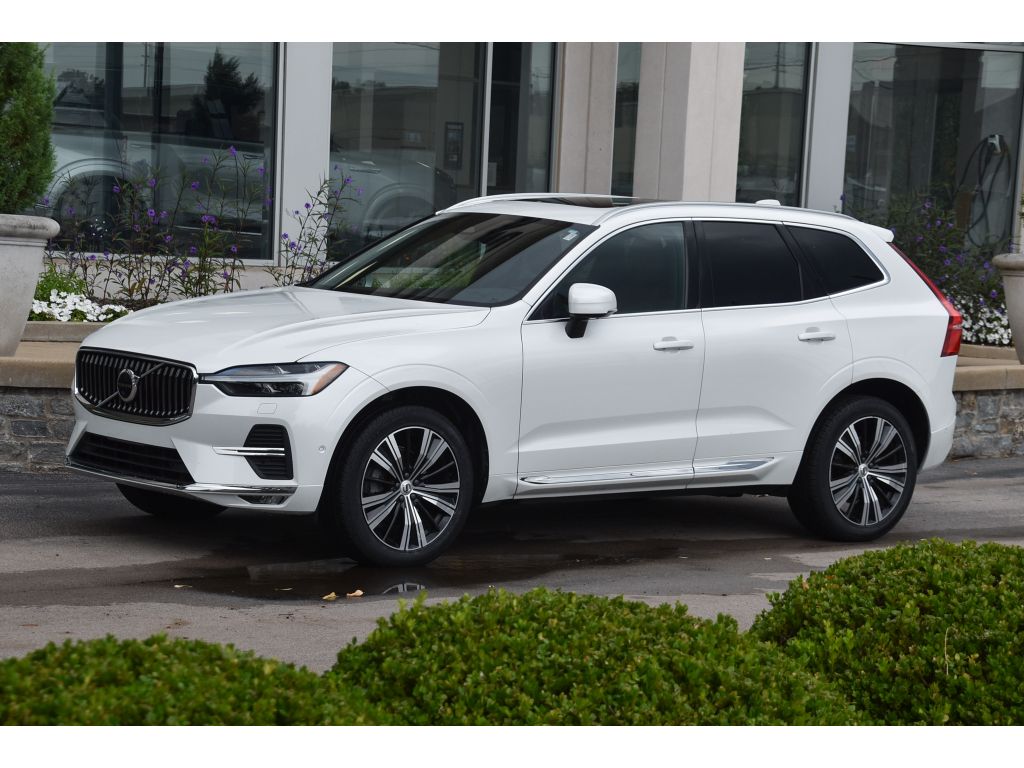 2023 Volvo XC60 B5 Plus photo 8