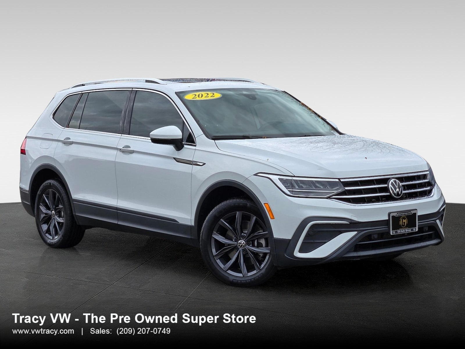 2022 Volkswagen Tiguan SE's photo