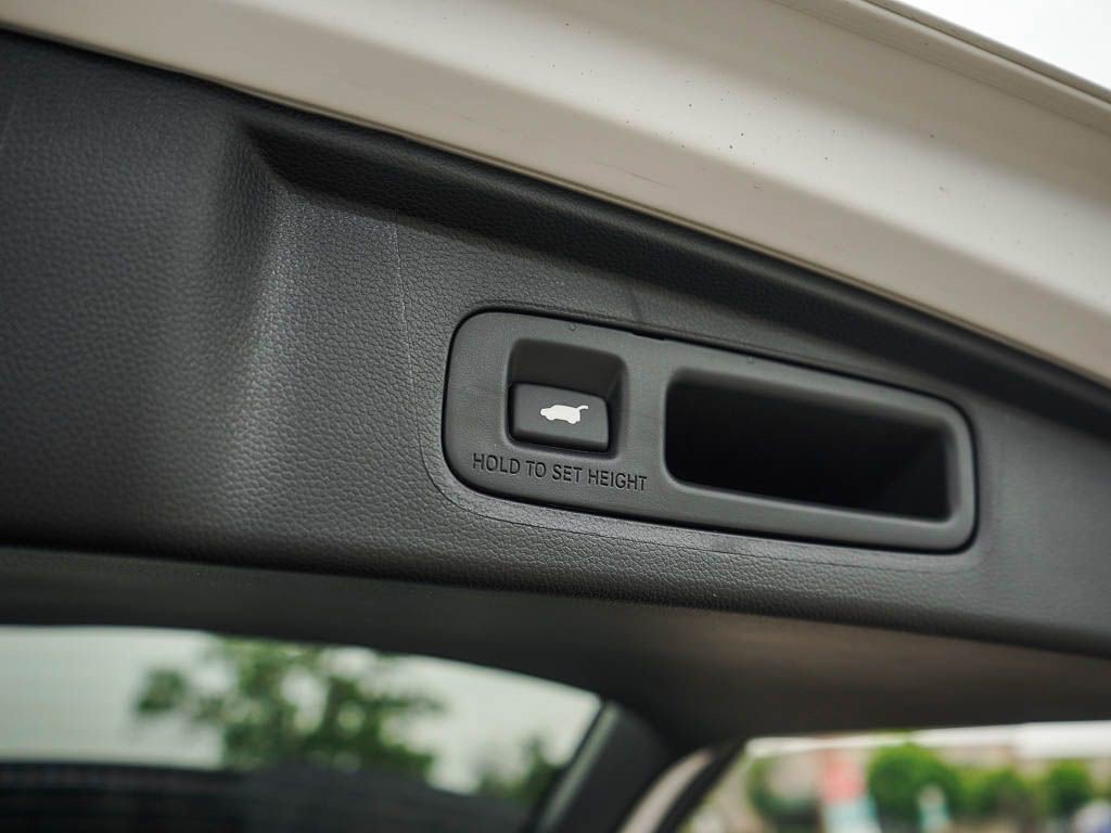 2026 Honda CR-V Hybrid Sport-L photo 6