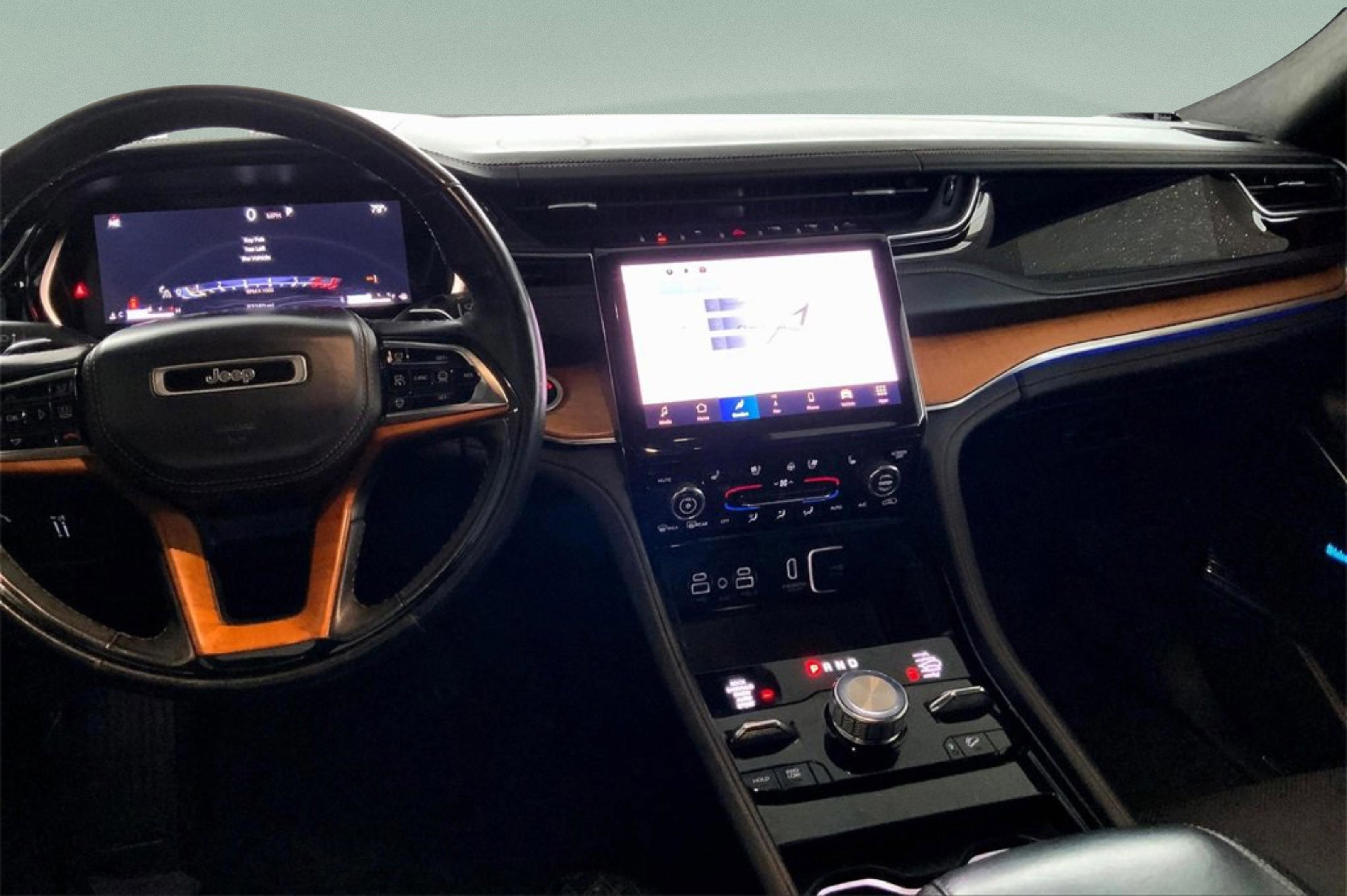 2022 Jeep Grand Cherokee Summit Reserve photo 4