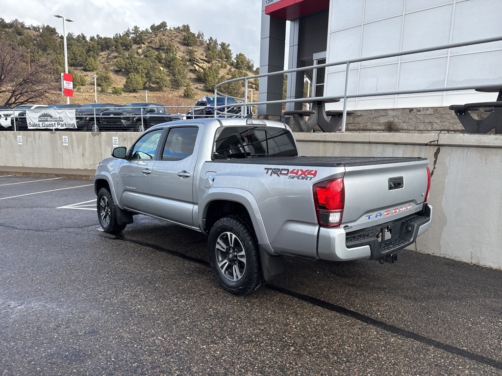 2019 Toyota Tacoma SR5 photo 2