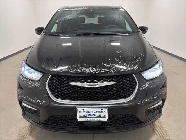 Used 2025 Chrysler Pacifica Select with VIN 2C4RC1BG1SR540688 for sale in Pine River, Minnesota