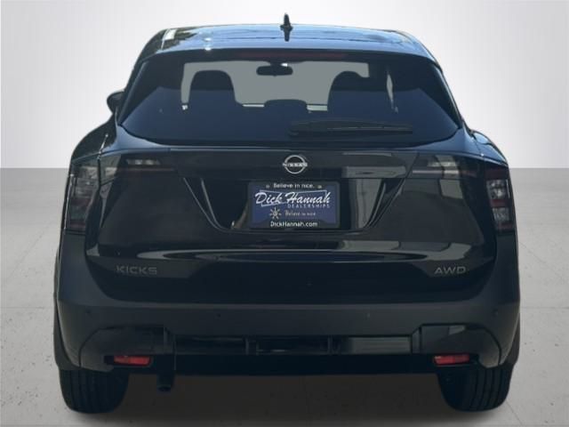 2025 Nissan Kicks SV photo 8