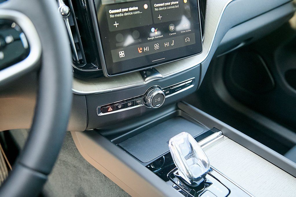 2026 VOLVO XC60 - Image 16