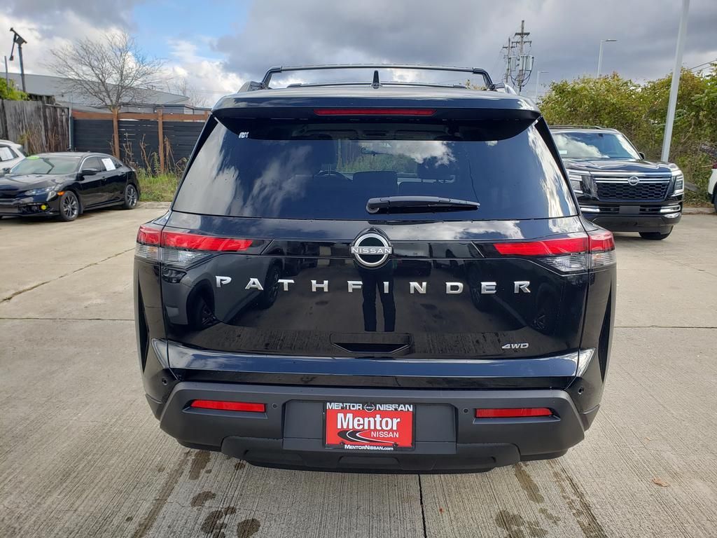 2025 Nissan Pathfinder SV photo 4