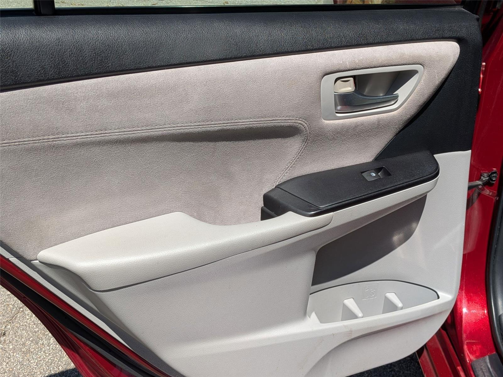 2015 Toyota Camry XSE photo 25