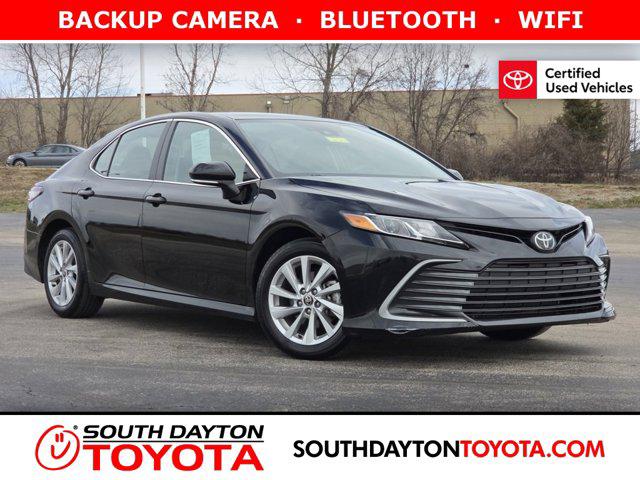 2024 Toyota Camry LE's photo
