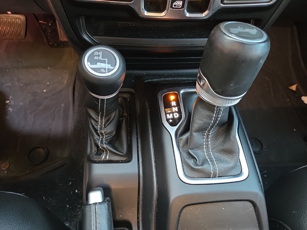 2022 Jeep Wrangler Unlimited Sahara photo 22