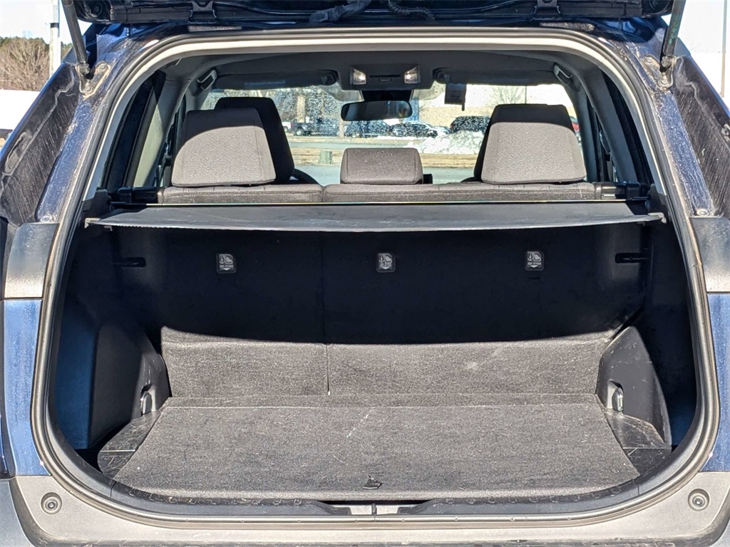 2022 Toyota RAV4 XLE photo 13