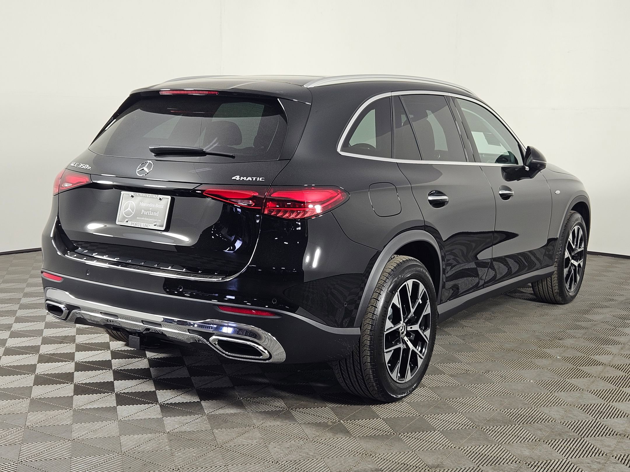 2025 Mercedes Benz GLC 350e 4MATIC photo 4