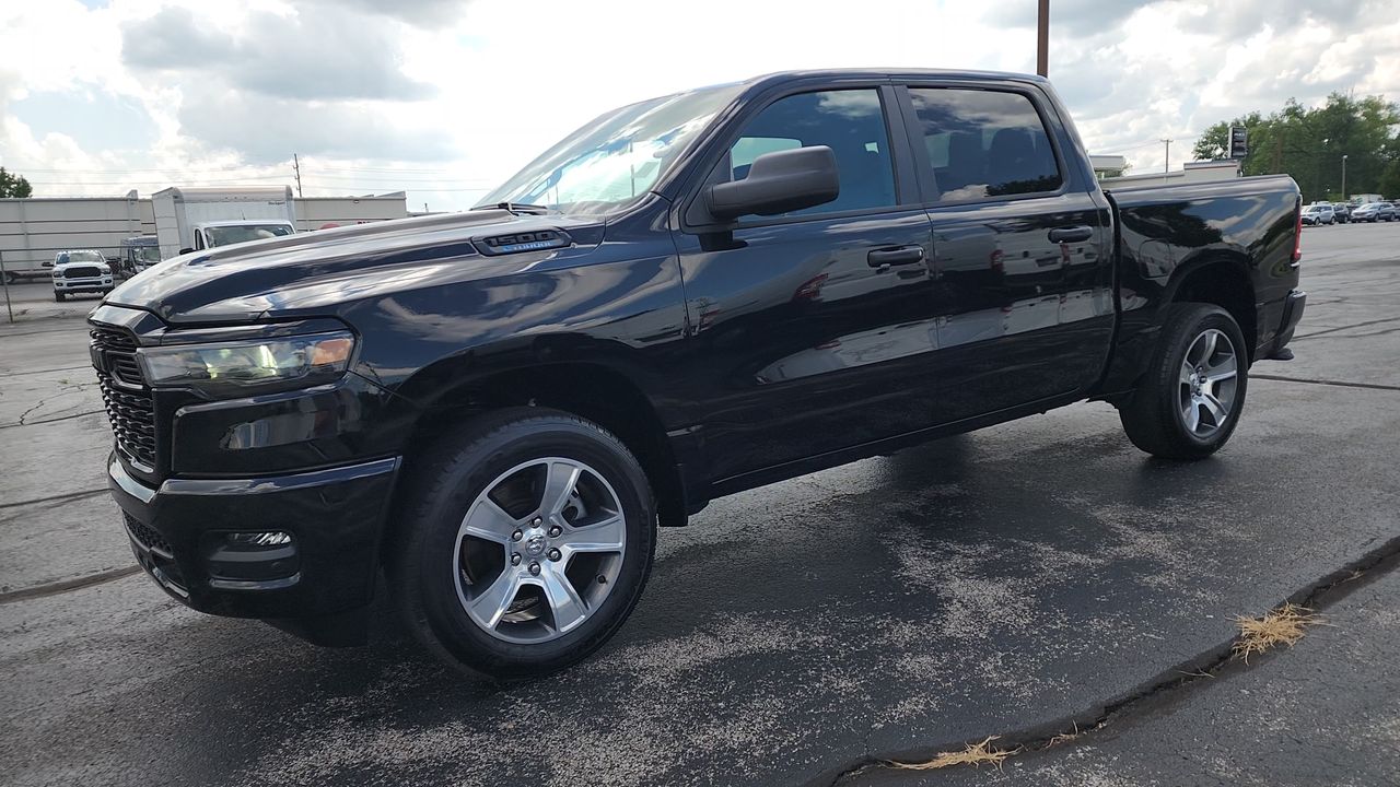 2025 Ram 1500 Tradesman photo 4