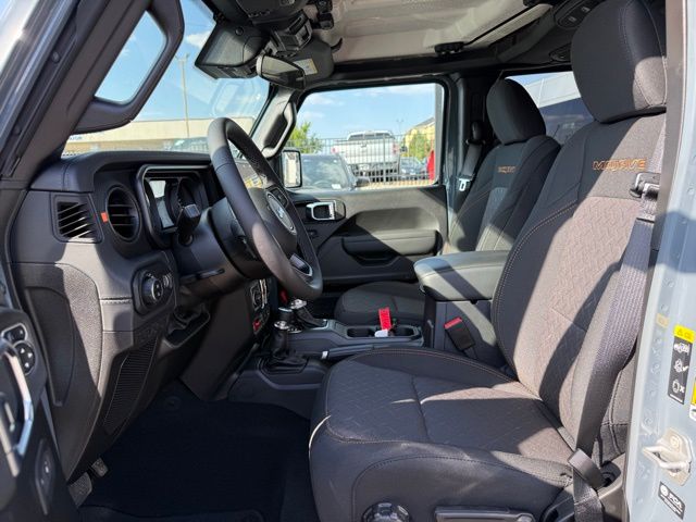 2025 Jeep Gladiator Mojave photo 3