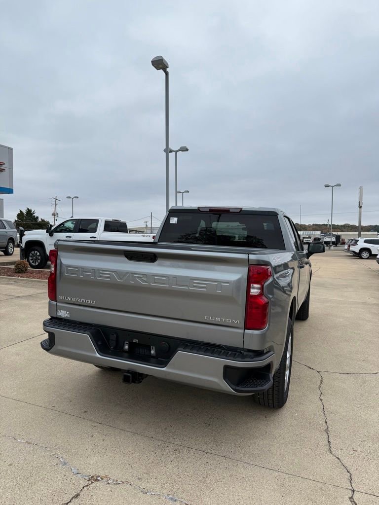 2026 Chevrolet Silverado 1500 Custom photo 4