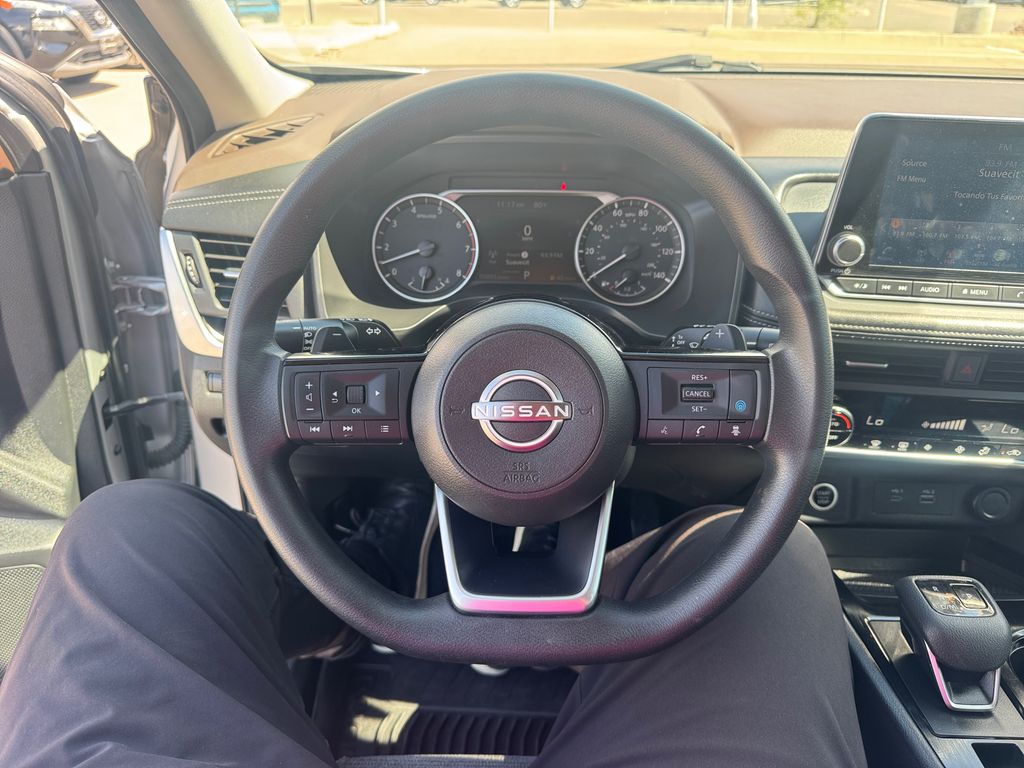 2023 Nissan Rogue SV photo 7