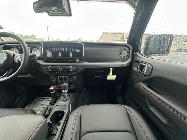 2025 Jeep Wrangler Rubicon photo 27
